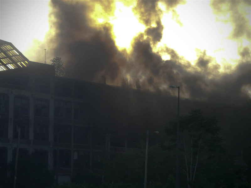 Illustration for article titled Abandoned Detroit Packard Auto Plant Catches Fire